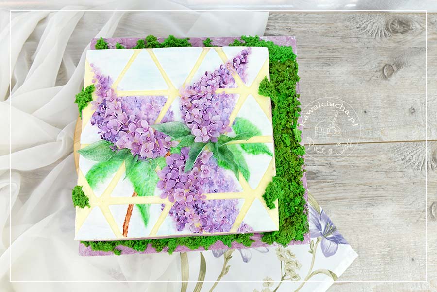 Obrazek: Malowany tort z  kwiatami z papieru jadalnego